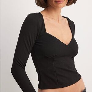 NWT Na-Kd Black Heart Neckline Long Sleeve Top